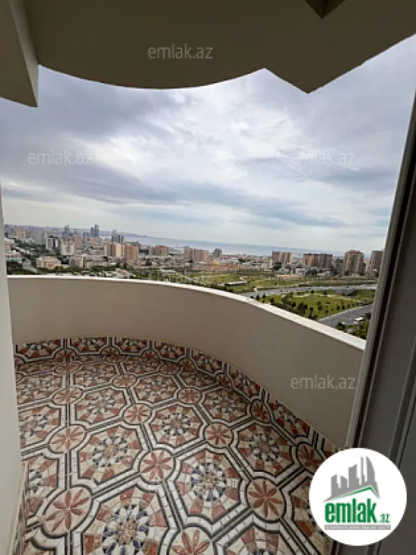 Satılır 4 otaqlı yeni tikili 200 m²