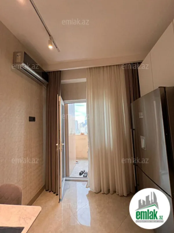 Satılır 4 otaqlı yeni tikili 200 m²