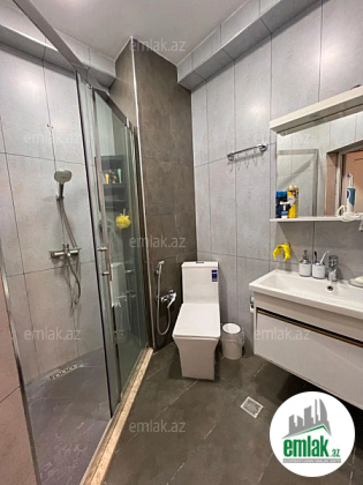 Satılır 4 otaqlı yeni tikili 200 m²