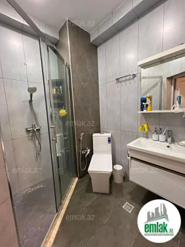 Satılır 4 otaqlı yeni tikili 200 m²