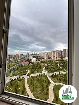 Satılır 4 otaqlı yeni tikili 200 m²