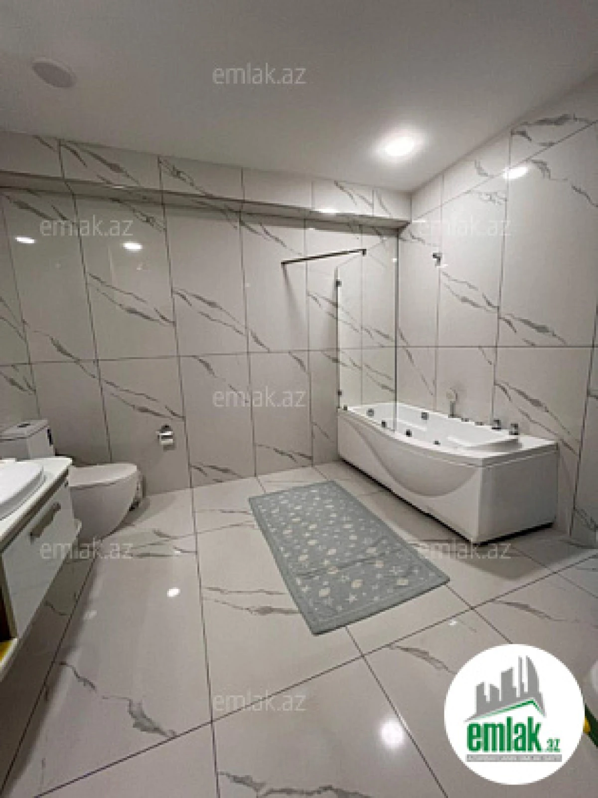 Satılır 4 otaqlı yeni tikili 200 m²