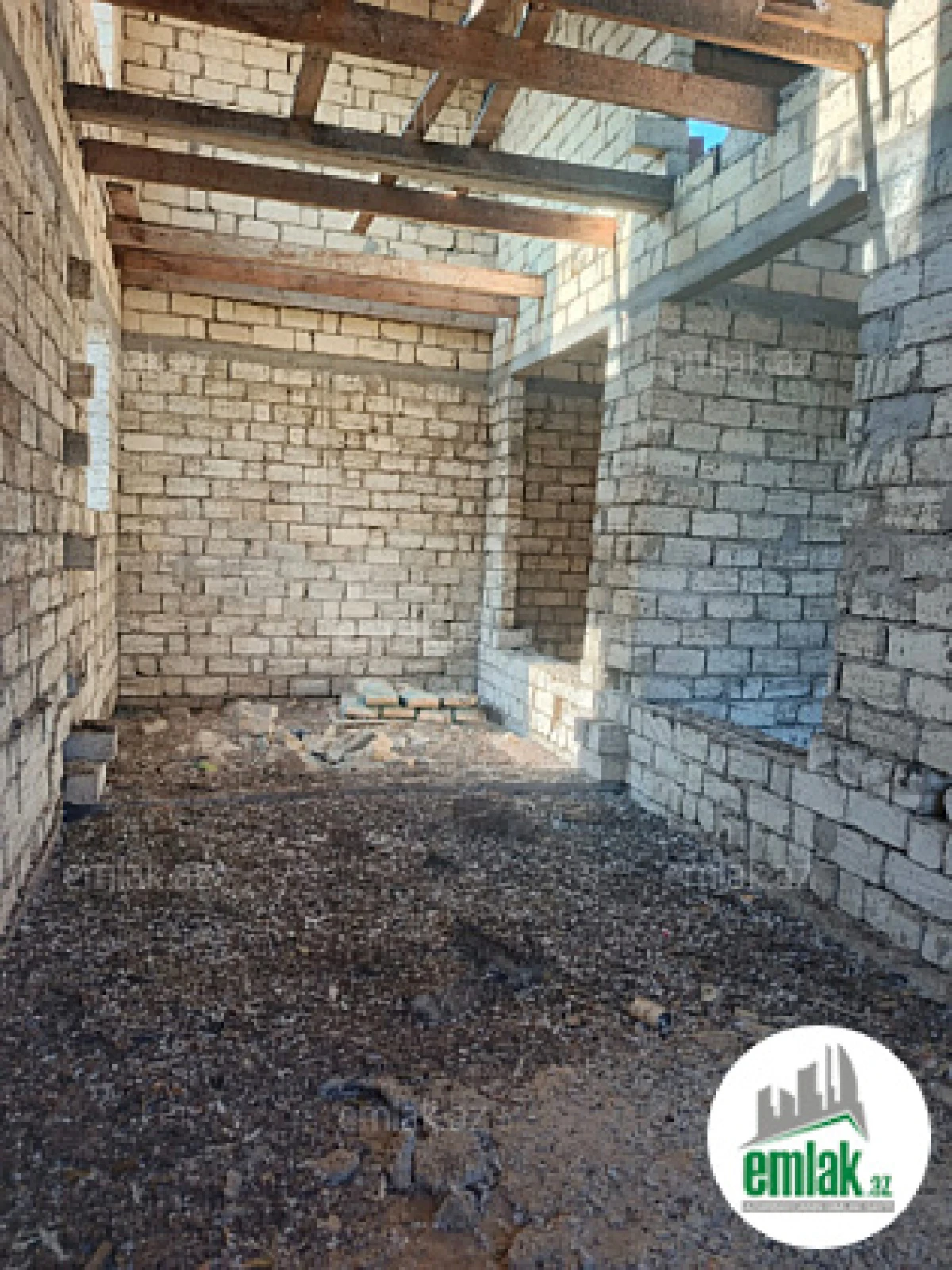 Satılır 6 otaqlı həyət evi 200 m²