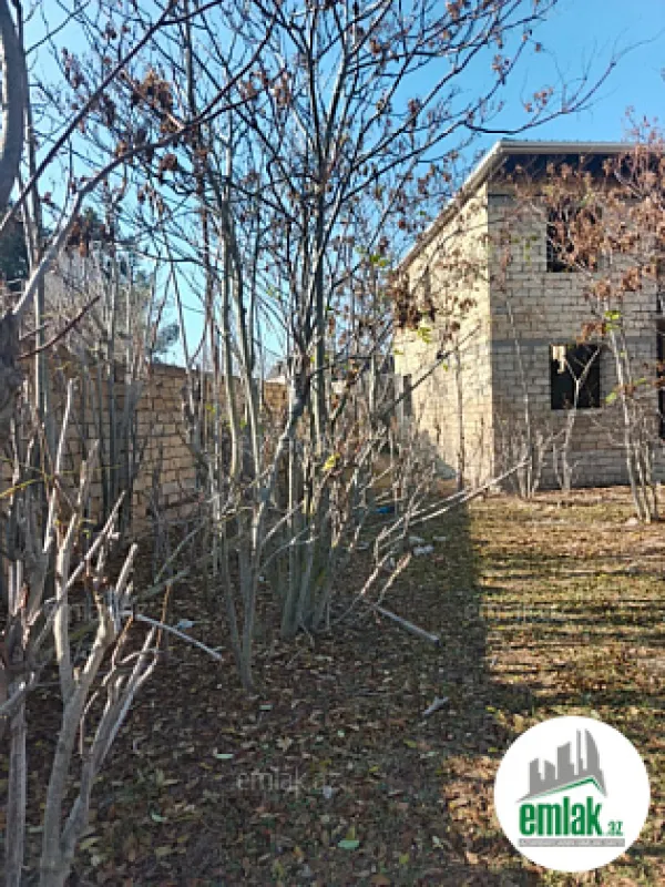 Satılır 6 otaqlı həyət evi 200 m²