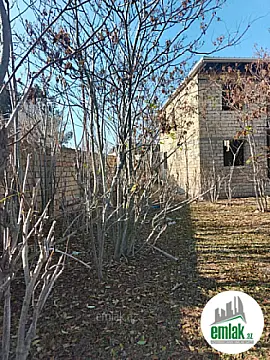 Satılır 6 otaqlı həyət evi 200 m²