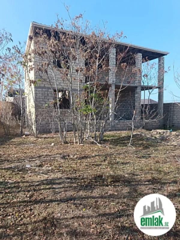 Satılır 6 otaqlı həyət evi 200 m²