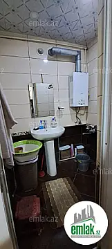 Satılır 2 otaqlı köhnə tikili 60 m²