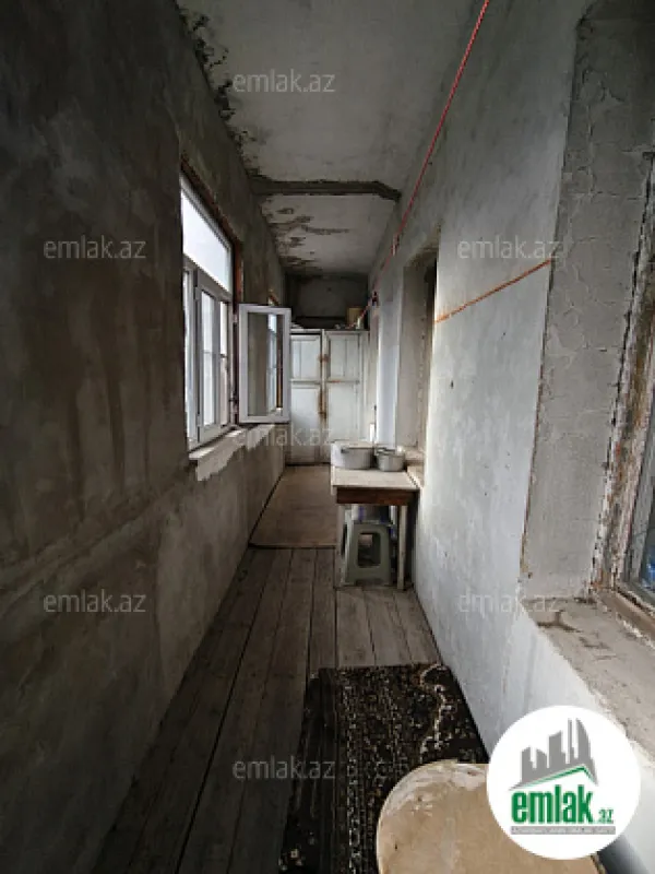 Satılır 4 otaqlı köhnə tikili 80 m²