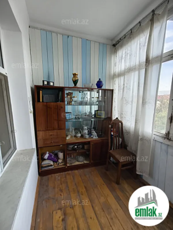 Satılır 4 otaqlı köhnə tikili 80 m²