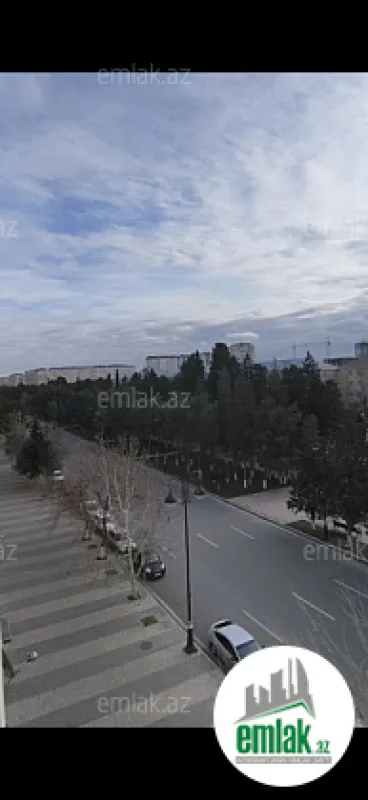 Satılır 4 otaqlı köhnə tikili 80 m²