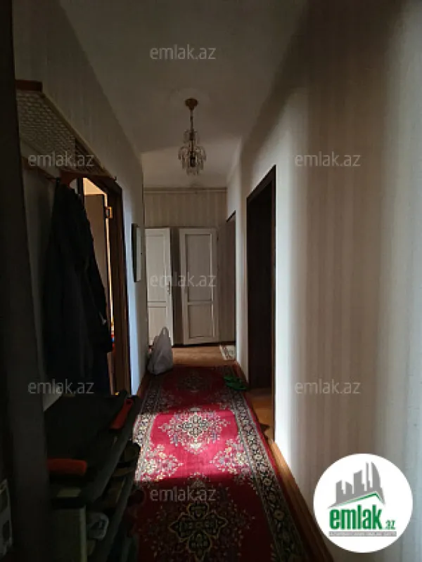 Satılır 4 otaqlı köhnə tikili 80 m²