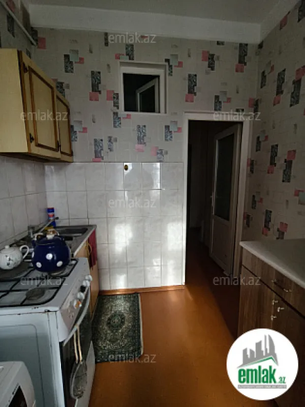 Satılır 4 otaqlı köhnə tikili 80 m²