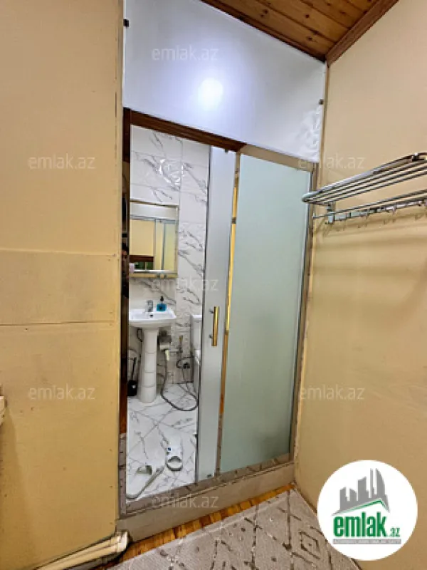Satılır 5 otaqlı həyət evi 200 m²