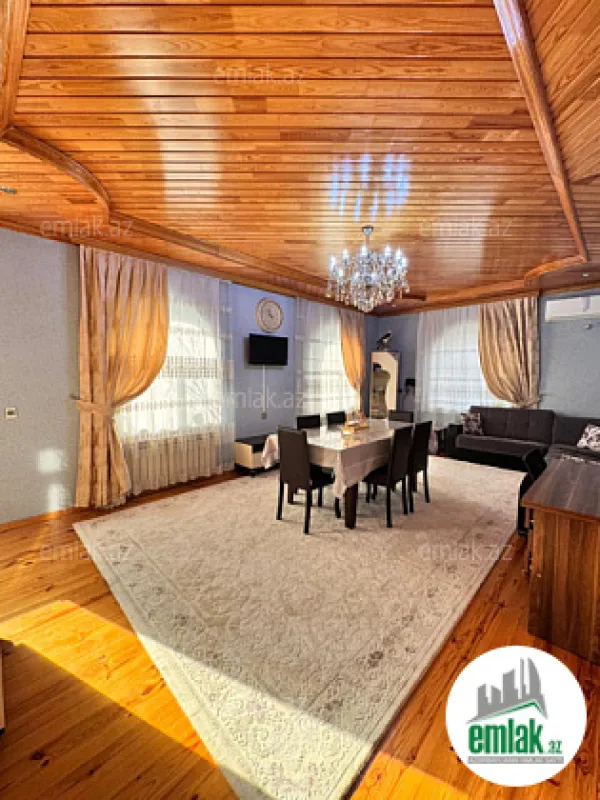 Satılır 5 otaqlı həyət evi 200 m²
