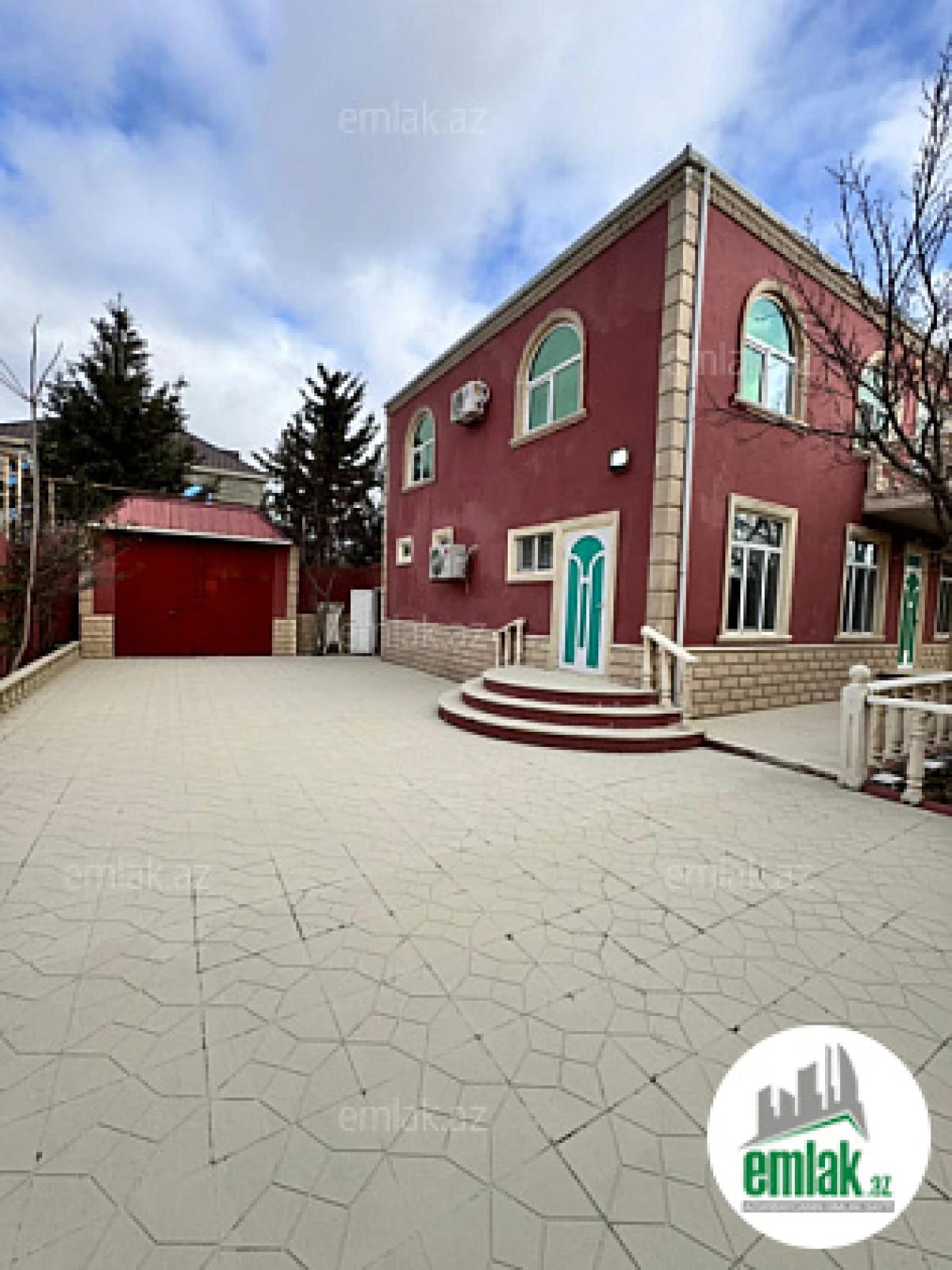 Satılır 5 otaqlı həyət evi 200 m²