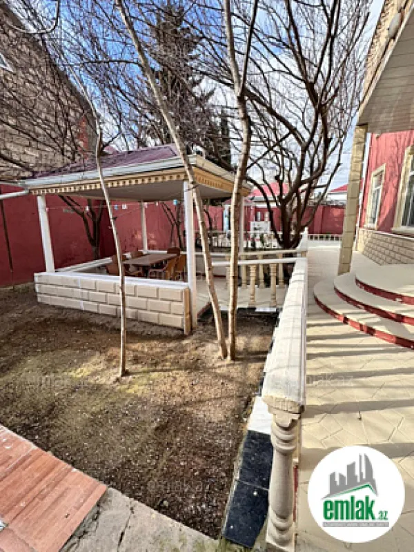 Satılır 5 otaqlı həyət evi 200 m²