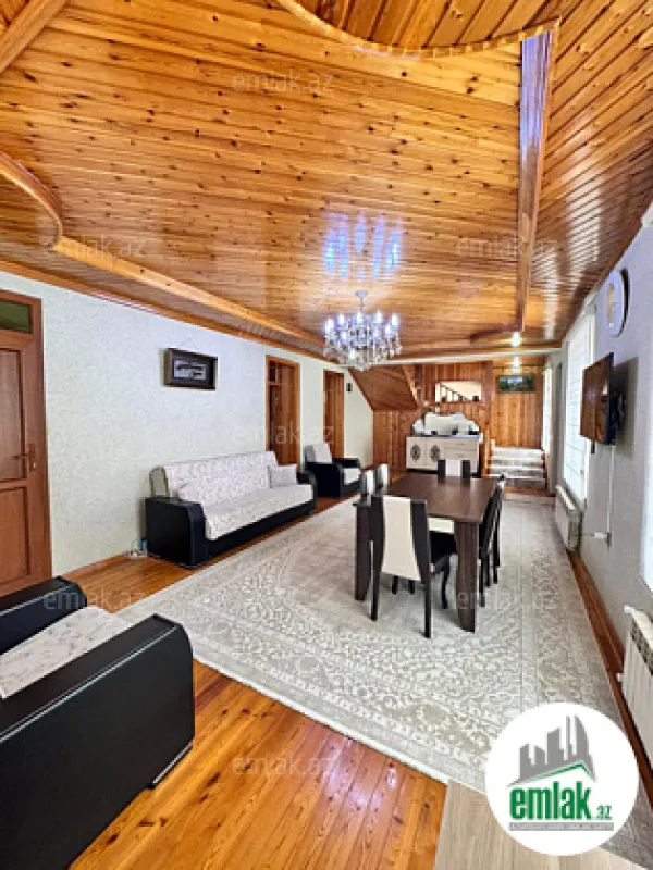 Satılır 5 otaqlı həyət evi 200 m²