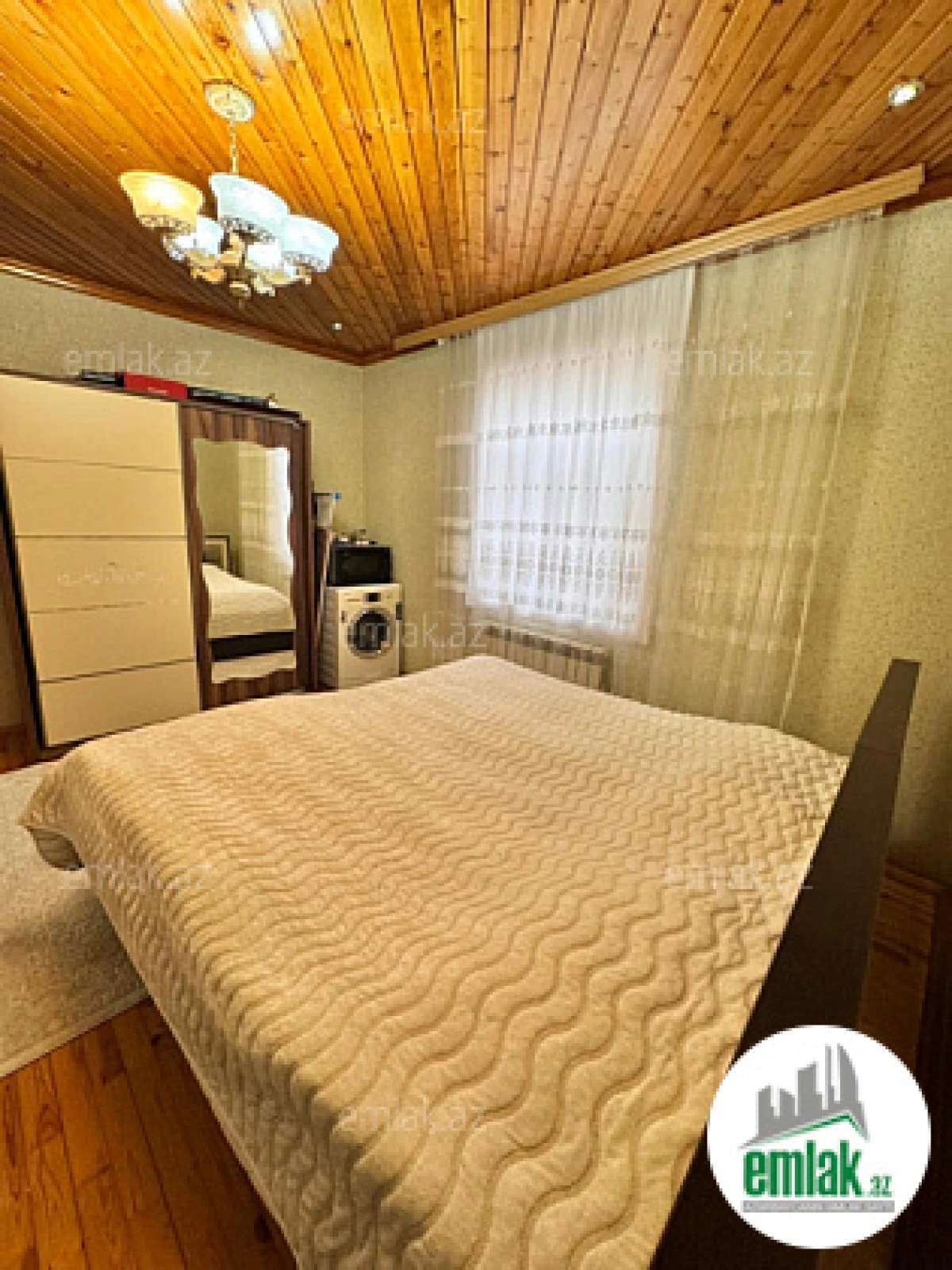 Satılır 5 otaqlı həyət evi 200 m²