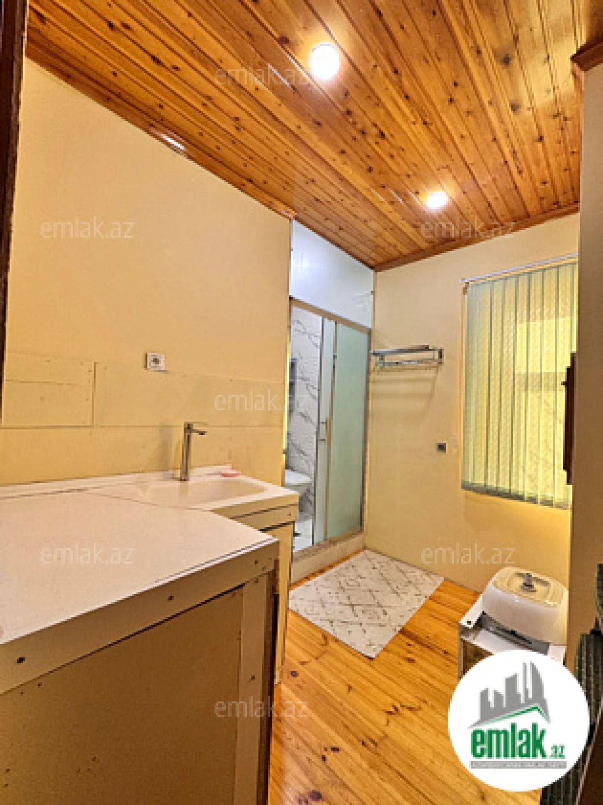 Satılır 5 otaqlı həyət evi 200 m²
