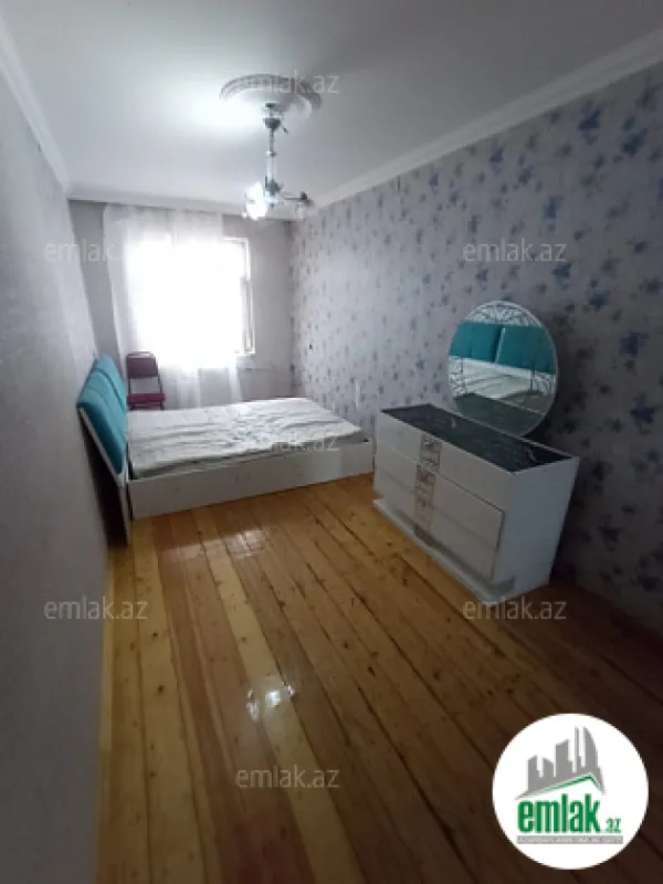 Satılır 2 otaqlı köhnə tikili 55 m²