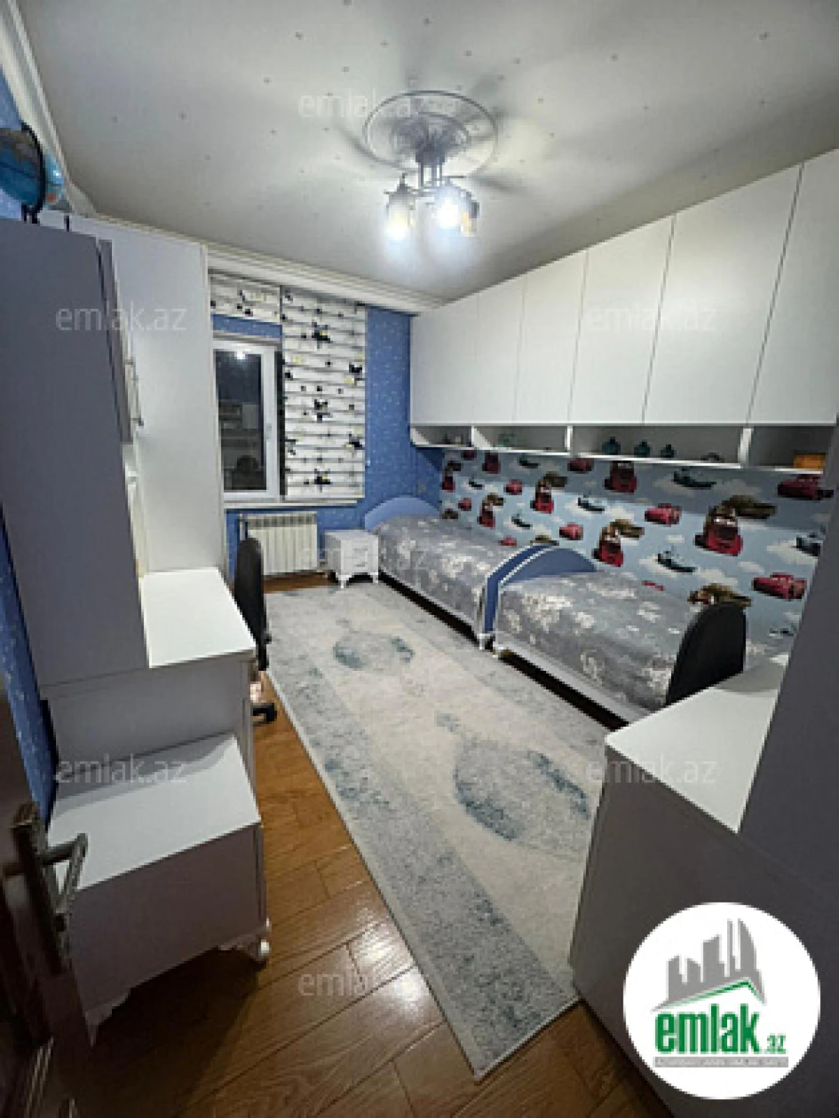 Satılır 4 otaqlı köhnə tikili 100 m²