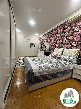 Satılır 4 otaqlı köhnə tikili 100 m²