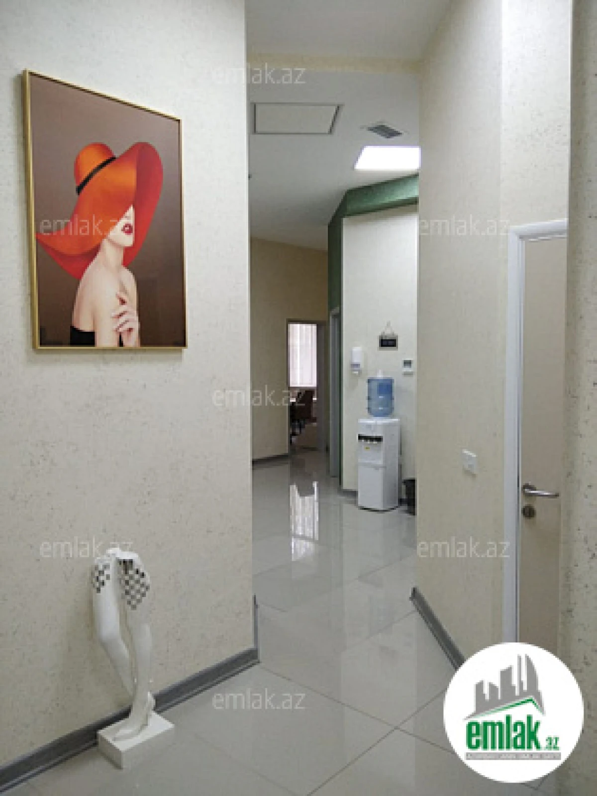 Satılır 11 otaqlı obyekt 270 m²