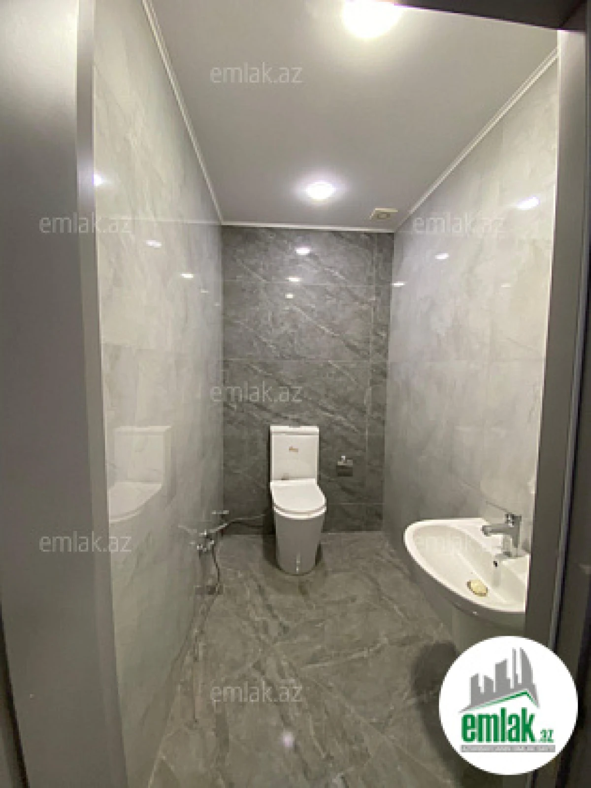 Satılır 2 otaqlı yeni tikili 82.5 m²
