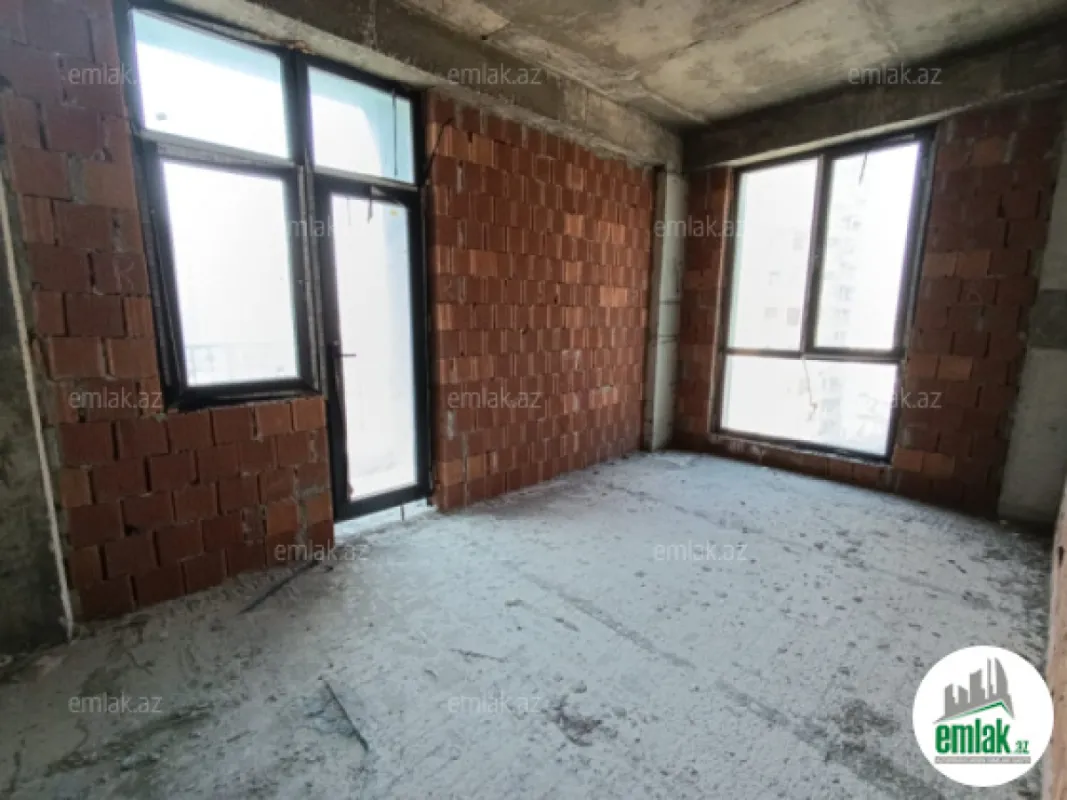 Satılır 4 otaqlı yeni tikili 219.6 m²