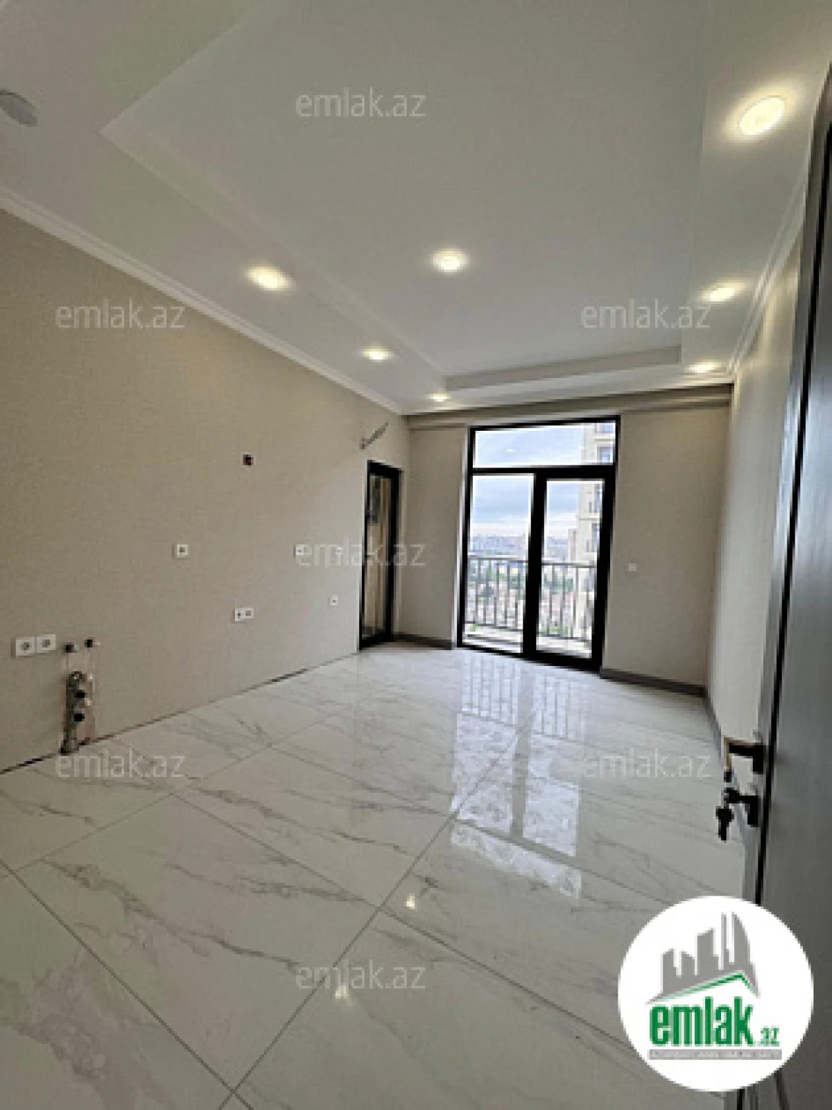 Satılır 2 otaqlı yeni tikili 82.5 m²