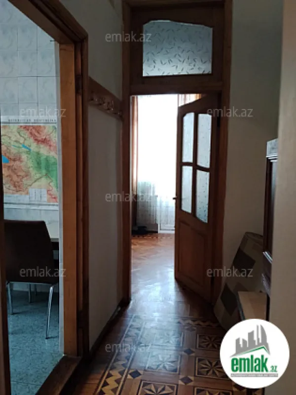 Satılır 3 otaqlı köhnə tikili 75 m²