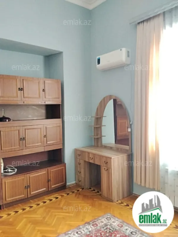 Satılır 3 otaqlı köhnə tikili 75 m²