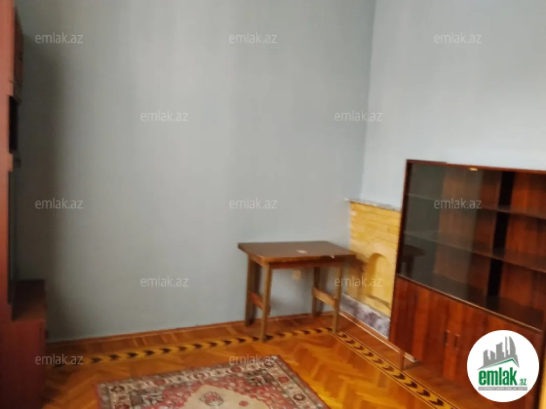 Satılır 3 otaqlı köhnə tikili 75 m²