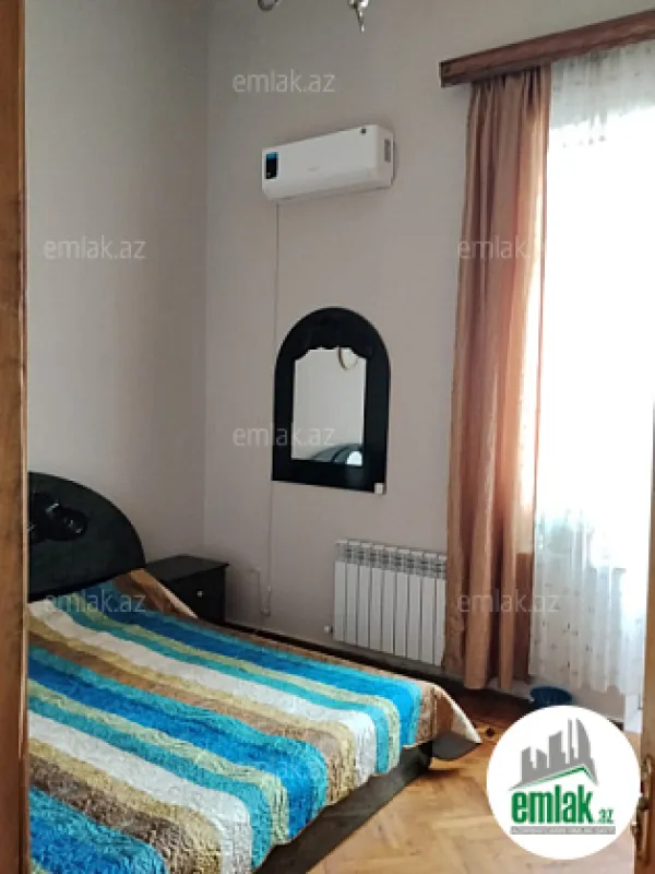 Satılır 3 otaqlı köhnə tikili 75 m²