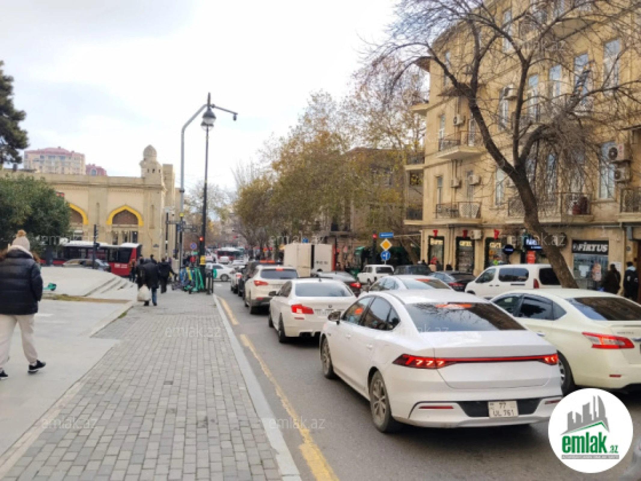 Satılır 3 otaqlı köhnə tikili 75 m²