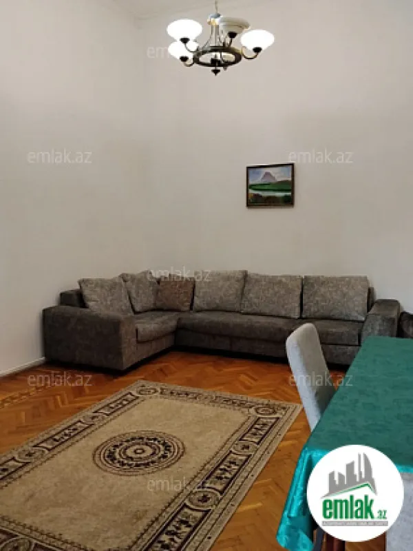 Satılır 3 otaqlı köhnə tikili 75 m²