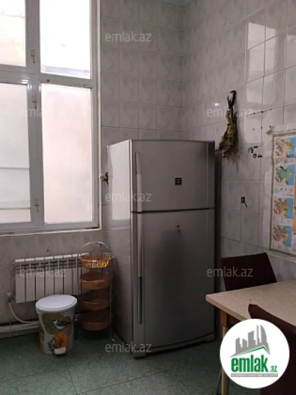 Satılır 3 otaqlı köhnə tikili 75 m²