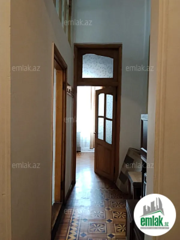 Satılır 3 otaqlı köhnə tikili 75 m²
