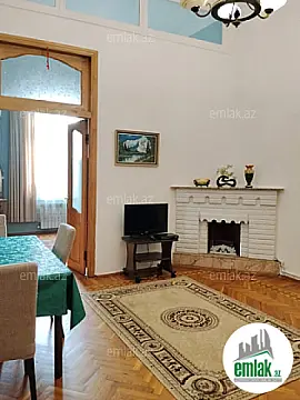 Satılır 3 otaqlı köhnə tikili 75 m² — Bakı, İnşaatçılar 3 otaq 75.00 m²