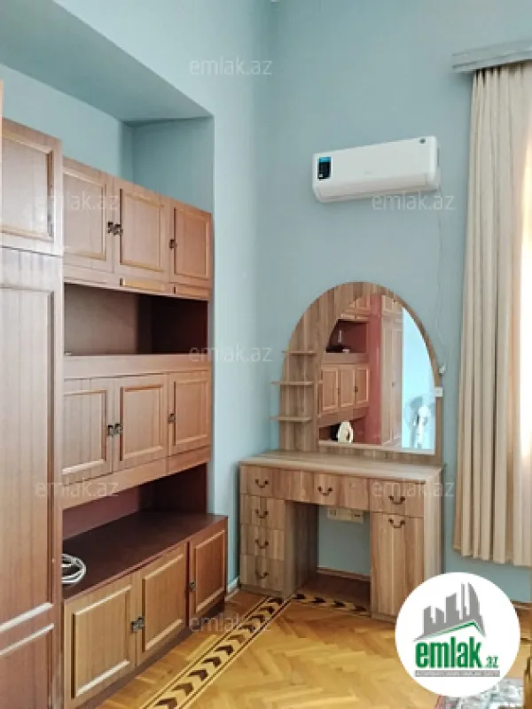 Satılır 3 otaqlı köhnə tikili 75 m²