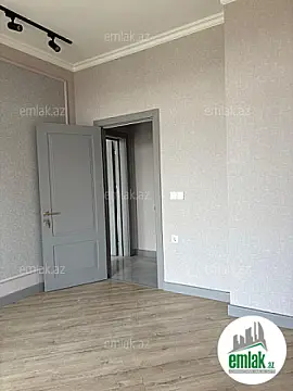 Satılır 2 otaqlı yeni tikili 82.5 m²