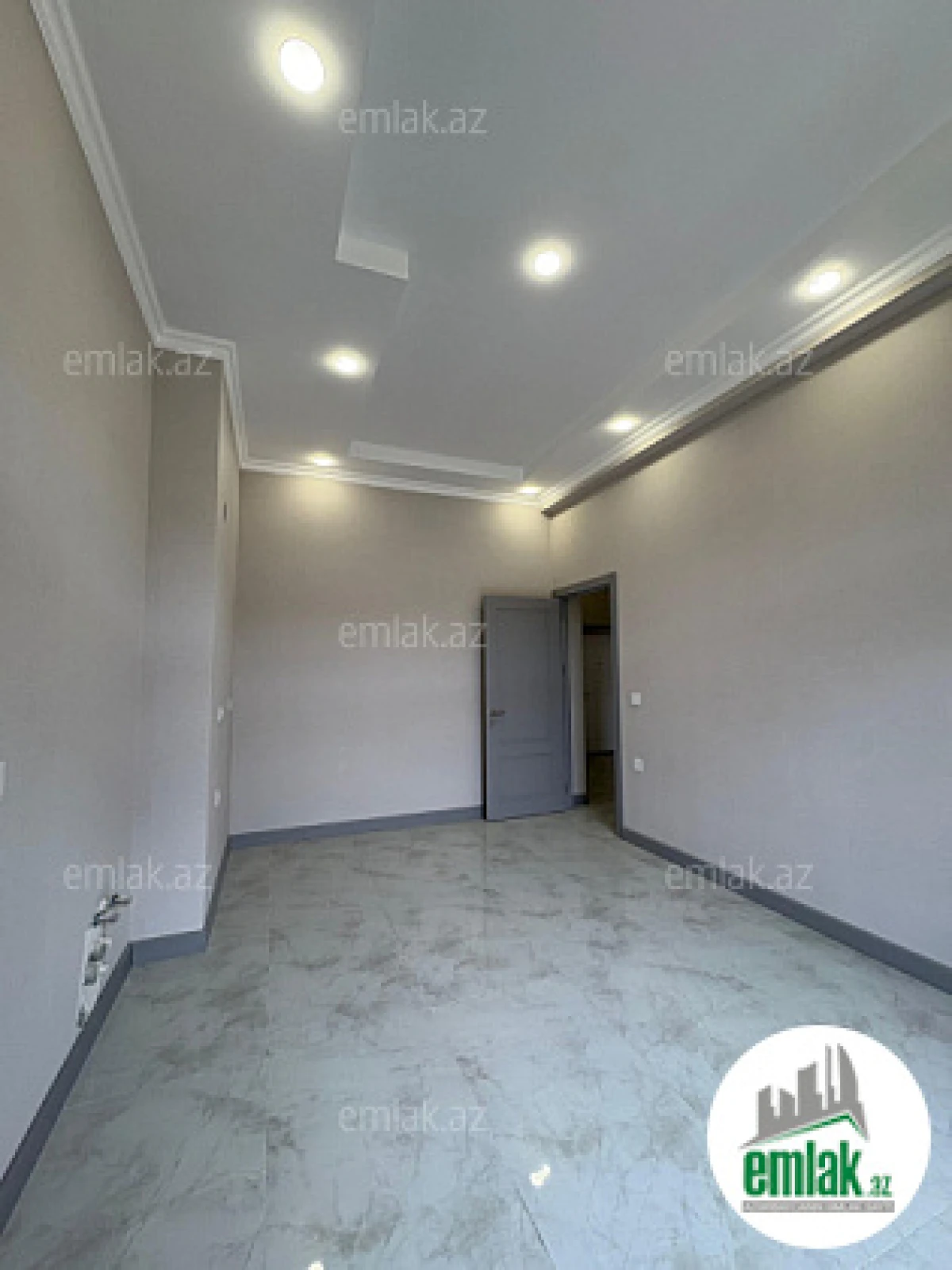 Satılır 2 otaqlı yeni tikili 82.5 m²