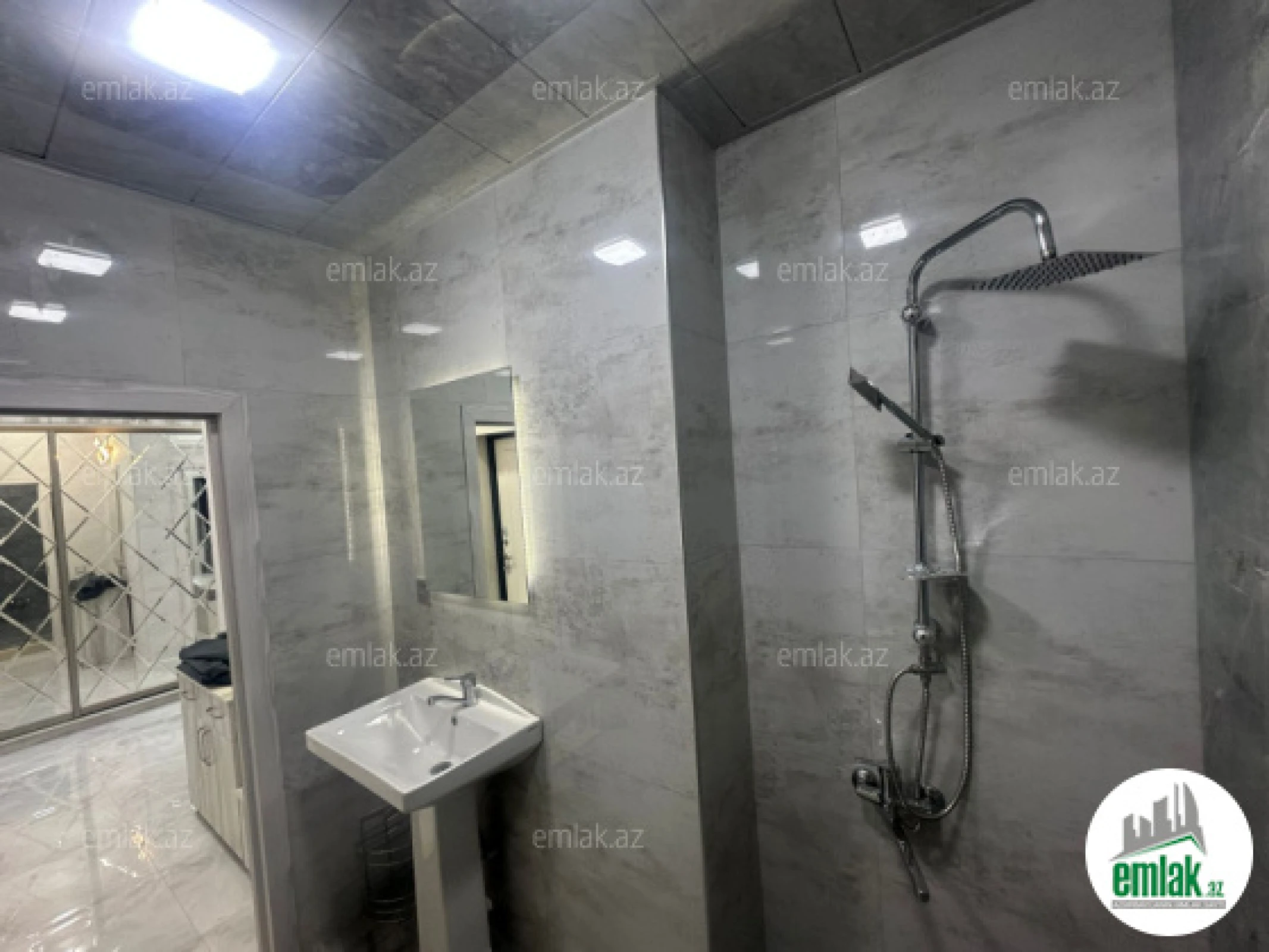 Satılır 4 otaqlı yeni tikili 110 m²