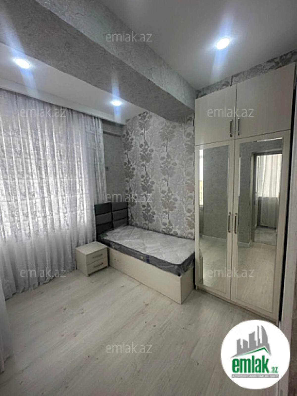 Satılır 4 otaqlı yeni tikili 110 m²