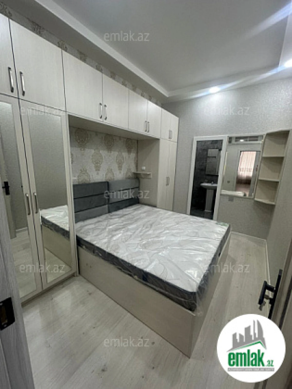 Satılır 4 otaqlı yeni tikili 110 m²