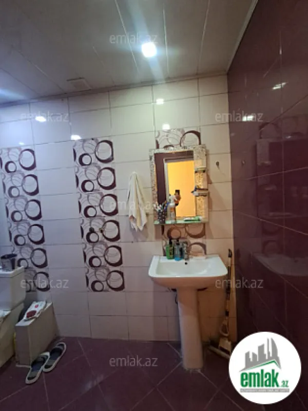 Satılır 2 otaqlı köhnə tikili 60 m²