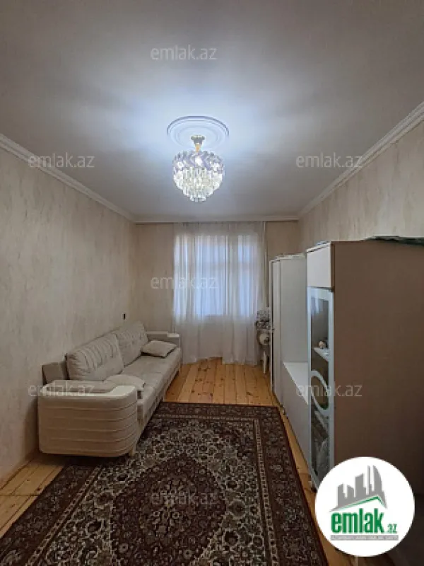 Satılır 2 otaqlı köhnə tikili 60 m²