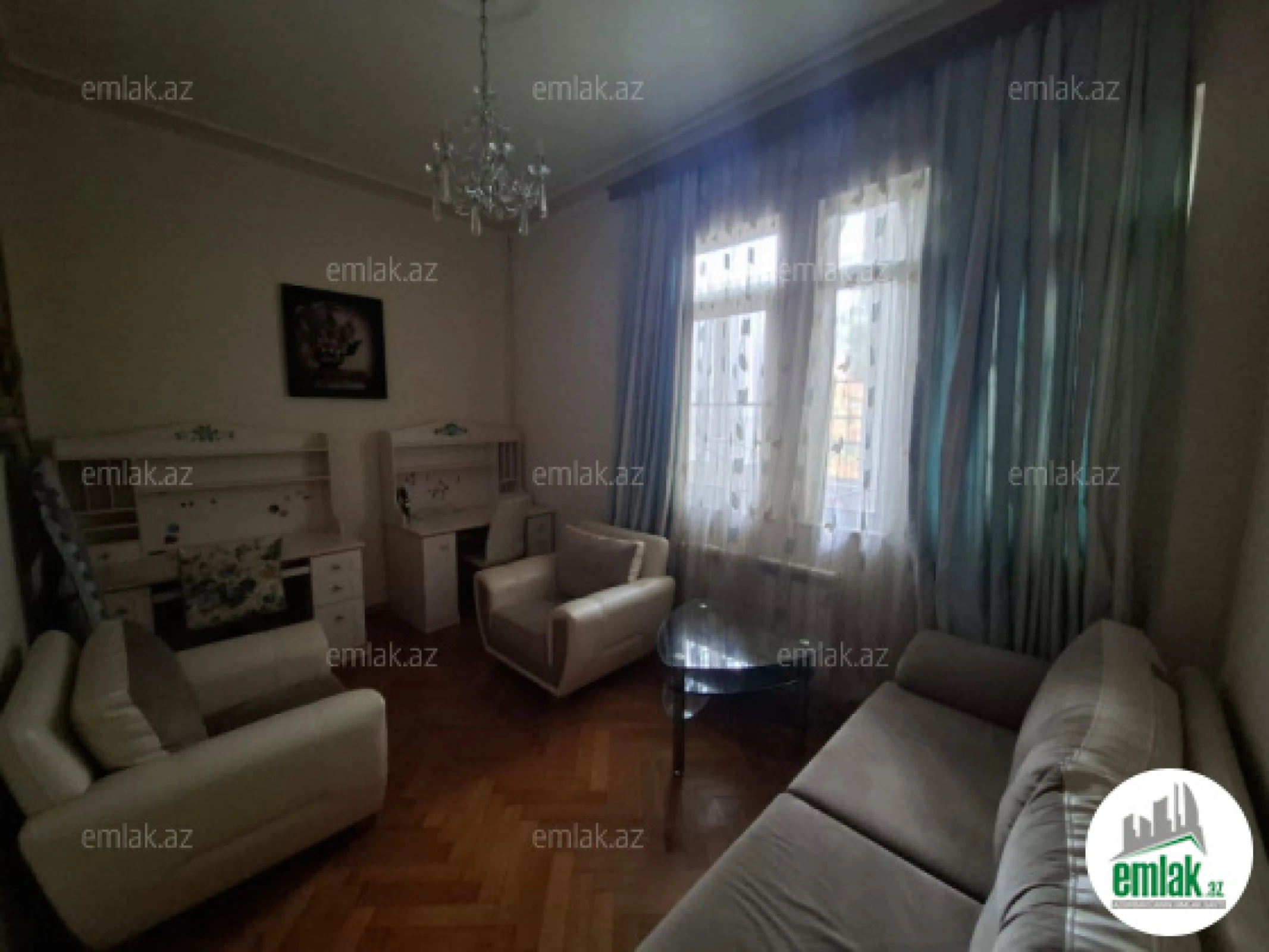 Satılır 6 otaqlı köhnə tikili 200 m²