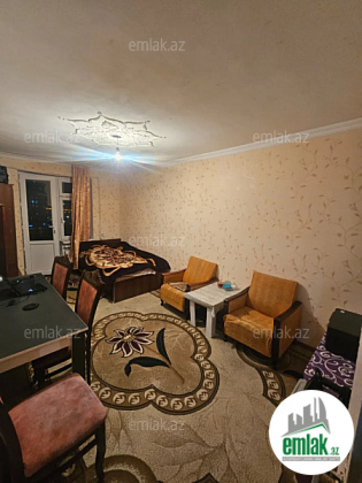 Satılır 2 otaqlı köhnə tikili 55 m²