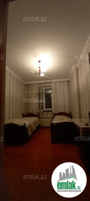 Satılır 3 otaqlı köhnə tikili 80 m²